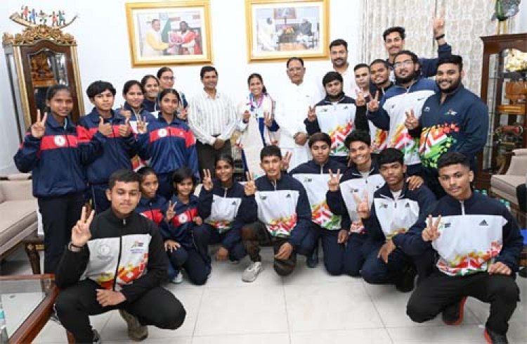 राष्ट्रमंडल खेलों की रजत पदक विजेता ज्ञानेश्वरी यादव का मुख्यमंत्री निवास में भव्य स्वागत