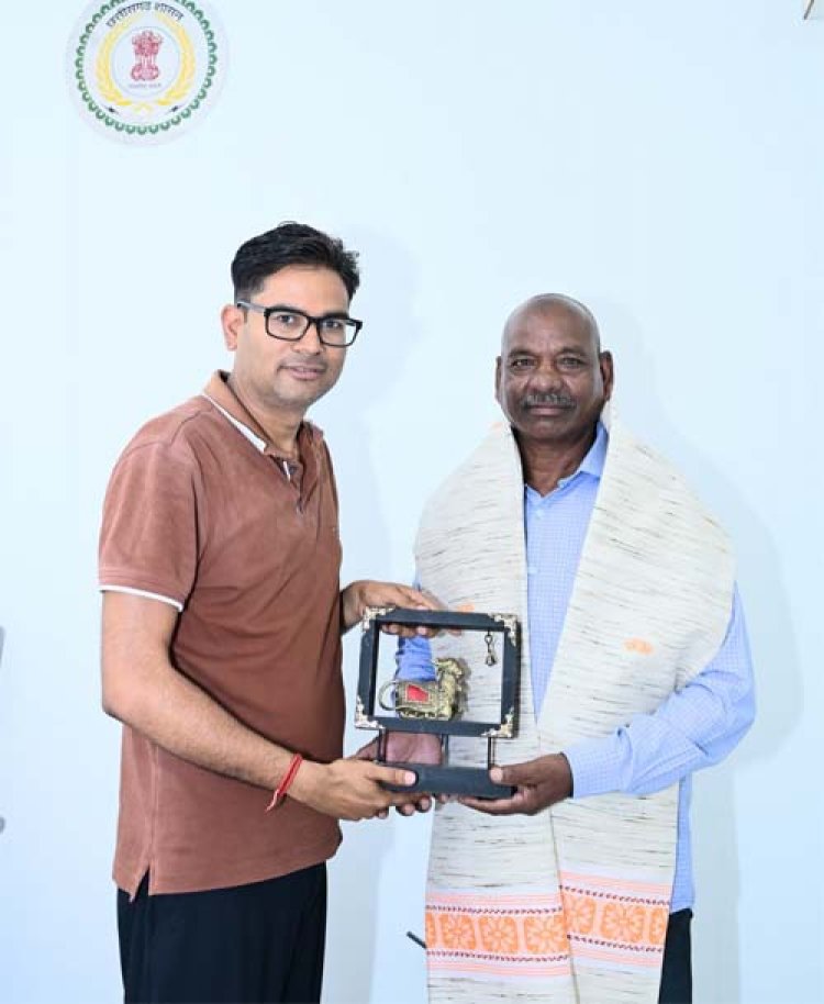 होजाई जिला समिति (असम) के उपसभापति रमाकांत गौड़ ने वित्त मंत्री ओपी चौधरी से की आत्मीय मुलाकात