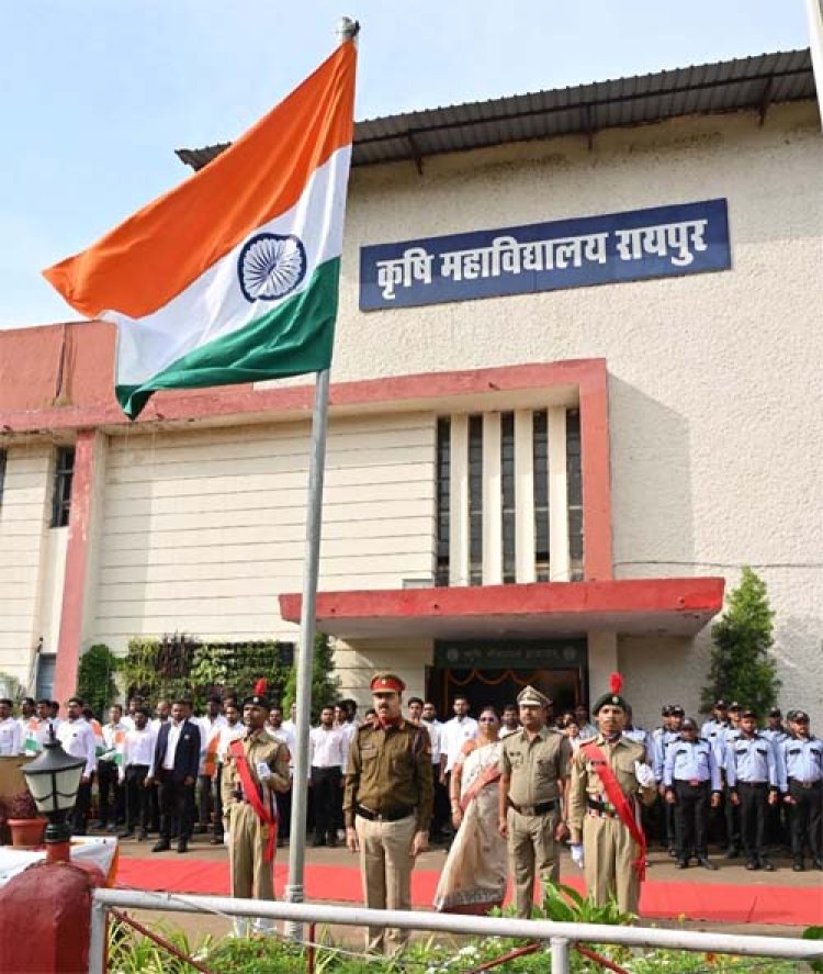 देश को कृषि उत्पादन में आत्मनिर्भर बनाने में योगदान दें कृषि वैज्ञानिक और विद्यार्थी: डॉ. चंदेल