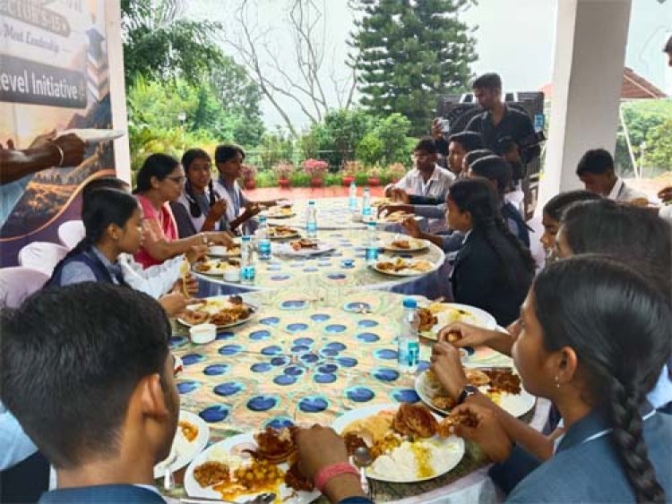 जिला प्रशासन कोरिया की अभिनव पहल : विजनरी-15’ से विद्यार्थियों को मिली नई दिशा