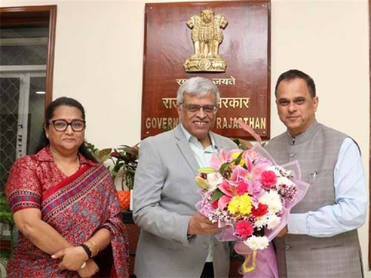 मुख्य सचिव वी. श्रीनिवास से आठवें केंद्रीय वेतन आयोग के सदस्य सचिव ने की भेंट
