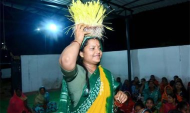 करमा पूजा में शामिल हुईं मंत्री श्रीमती लक्ष्मी राजवाड़े, प्रकृति, संस्कृति और लोकपरंपराओं के संरक्षण का दिया संदेश