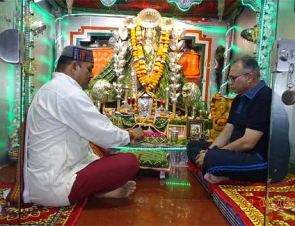 सीमा से पुलिस लाइन तक डीजीपी का दौरा, जवानों से संवाद से लेकर बच्चों की पढ़ाई तक परखी व्यवस्थाएं
