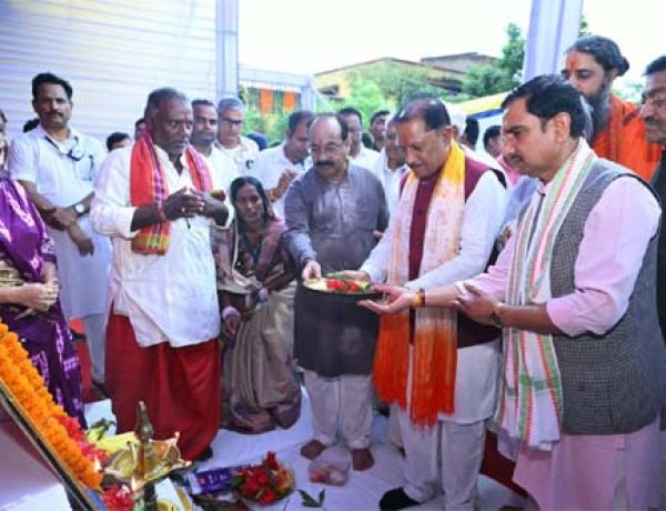 मुख्यमंत्री साय ने 21 विकास कार्यों का किया लोकार्पण एवं शिलान्यास: मदकू में 68.96 करोड़ रुपये के विकास कार्यों की सौगात, ट्रॉमा सेंटर और इको टूरिज्म सेंटर सहित कई बड़ी घोषणाएं