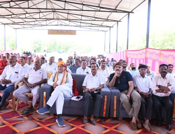 पशुपालन मंत्री ने पाली के गलथनी में ग्रामीणों के साथ सुना ‘मन की बात’ कार्यक्रम का 138वां एपिसोड