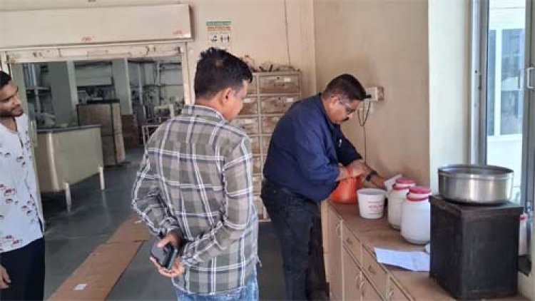 औषधि नियंत्रण टीम की कार्रवाई: अगस्त माह में 5 जिलों से लिए गए 478 दवा नमूनों की जांच, 17 नमूने अमानक पाए गए