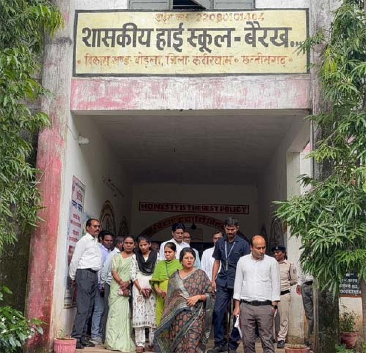 कवर्धा के बैगा अंचल में डॉ. वर्णिका शर्मा ने लगाई बाल चौपाल 2.0, बच्चों से सीधे संवाद कर जानी समस्याएं