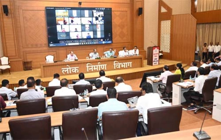 बारिश में खराब सड़कों पर उप मुख्यमंत्री अरुण साव ने जताई नाराजगी, 15 अक्टूबर तक सुधारने के दिए निर्देश