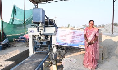 विशेष लेख : डस्टबिन में मिला एक फटा पन्ना, उसी ने दिखाई आत्मनिर्भरता की राह