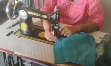 सेवा की कहानी : मुख्यमंत्री नोनी सशक्तिकरण सहायता योजना के तहत साक्षी को मिली सिलाई मशीन, हुईं आत्मनिर्भर