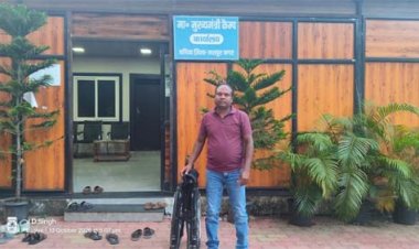 मुख्यमंत्री विष्णु देव साय के निर्देश पर त्वरित पहल, लकवा पीड़ित दो जरूरतमंदों को मिली व्हीलचेयर