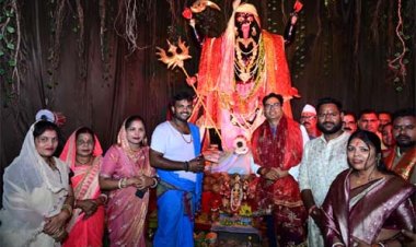 महानवमी पर वित्त मंत्री ओ.पी. चौधरी ने रायगढ़ के विभिन्न दुर्गा पूजा पंडालों में की माँ दुर्गा की पूजा-अर्चना