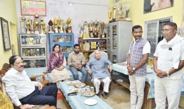 राज्य नीति आयोग के उपाध्यक्ष गणेश शंकर मिश्रा ने माता रुक्मिणी आश्रम पहुंचकर पद्मधर्मपाल सैनी से की मुलाकात