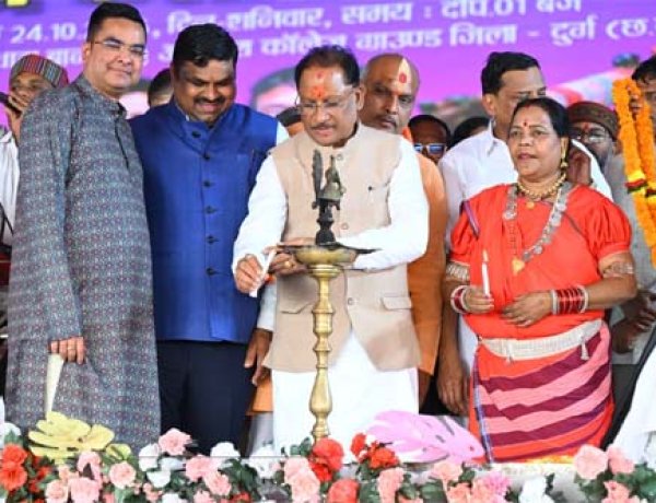अंतर्राष्ट्रीय कलाकार दिवस पर बानबरद में आयोजित पंडवानी महासम्मेलन में शामिल हुए मुख्यमंत्री विष्णुदेव साय