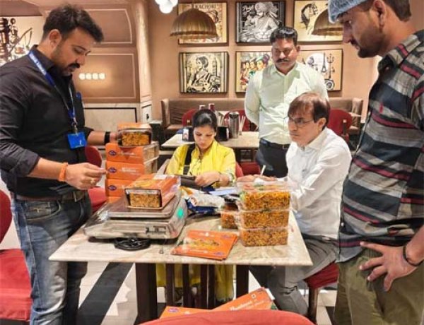 रावत मिष्ठान्न भंडार और जोधपुर मिष्ठान्न भंडार पर उपभोक्ता मामले विभाग की बड़ी कार्रवाई