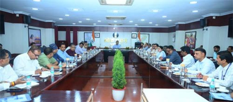 राष्ट्रपति श्रीमती द्रौपदी मुर्मू के छत्तीसगढ़ प्रवास की तैयारियों  के संबंध में लोकभवन में बैठक आयोजित