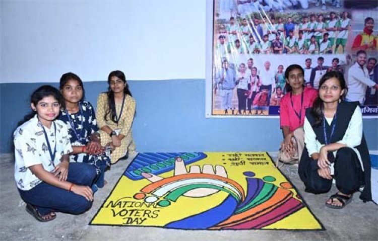 ​सारंगढ़ के महाविद्यालय में गुंजा ‘कोई मतदाता छूटे ना’ का संदेश