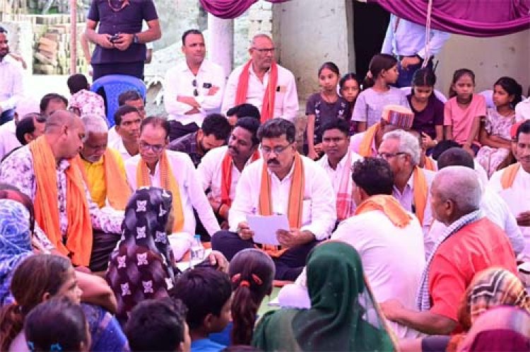 उप मुख्यमंत्री विजय शर्मा ने कबीरधाम के वनांचल ग्रामों में लगाई चौपाल