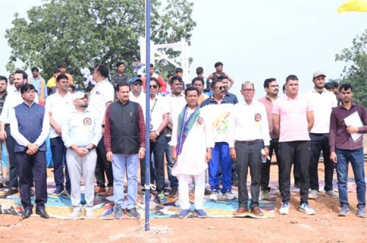 एकलव्य विद्यालय छर्राटांगर में राज्य स्तरीय खेलकूद प्रतियोगिता शुरू