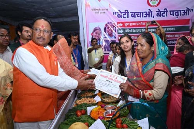 विशेष लेख : महतारी वंदन से बेटी पढ़ाओ को मिल रहा संबल